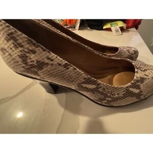 Women's New Sofft Brown Leather Snake Embossed Pumps Heels Shoes size 10